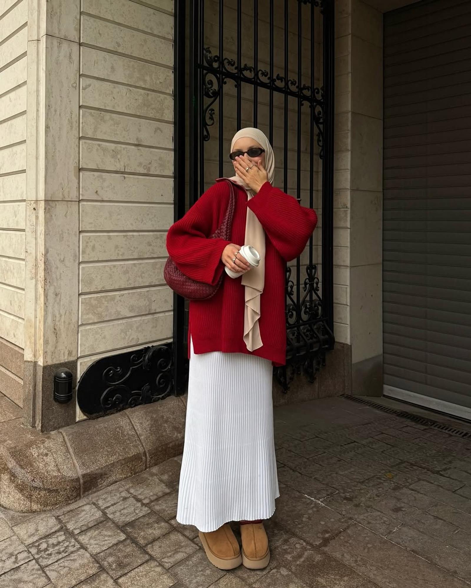 5 Tips Kombinasi Warna Bold dalam Fashion Hijab Tanpa Takut Norak