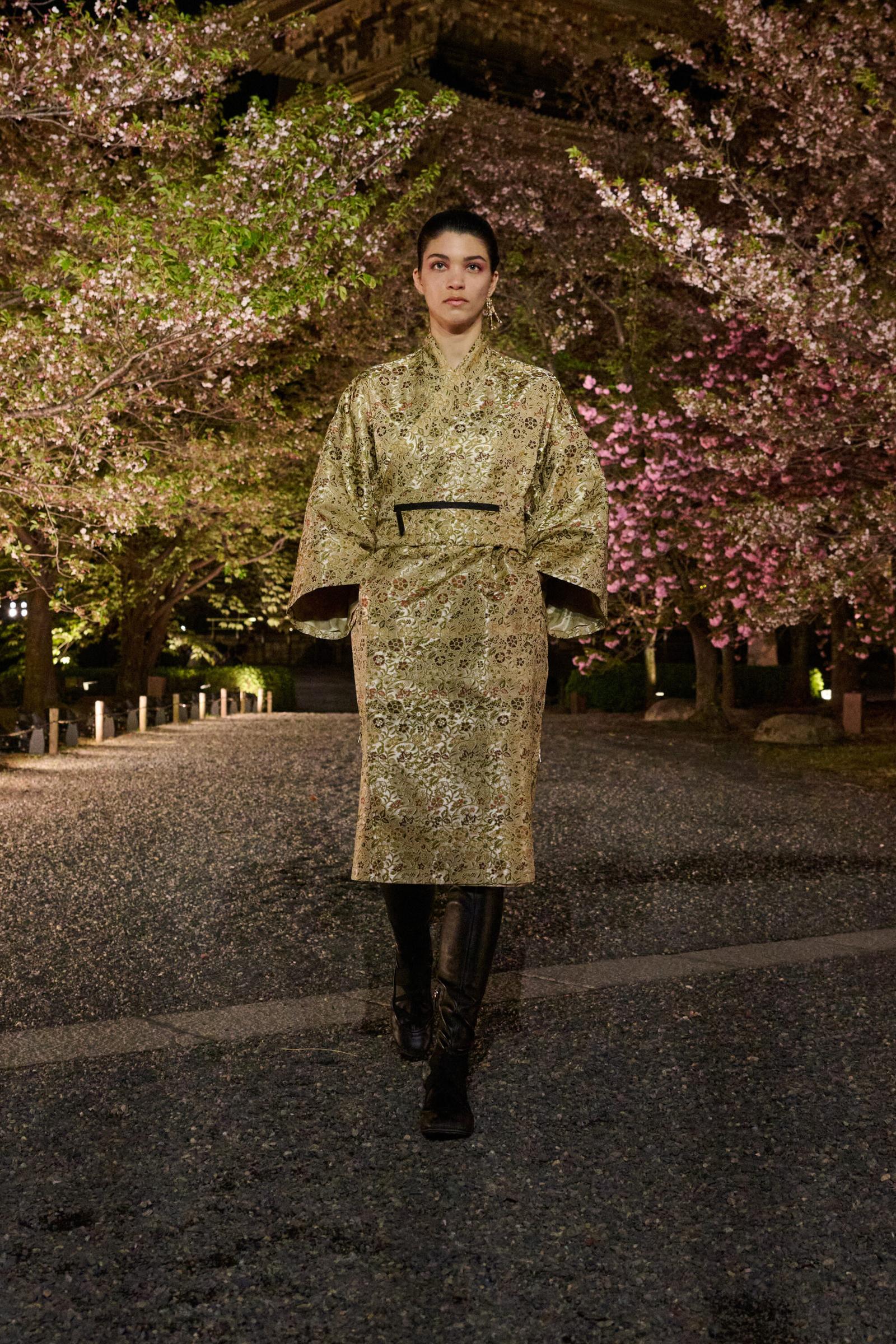 Dior Presentasikan Koleksi Pre-Fall 2025 yang Terinspirasi dari Geisha