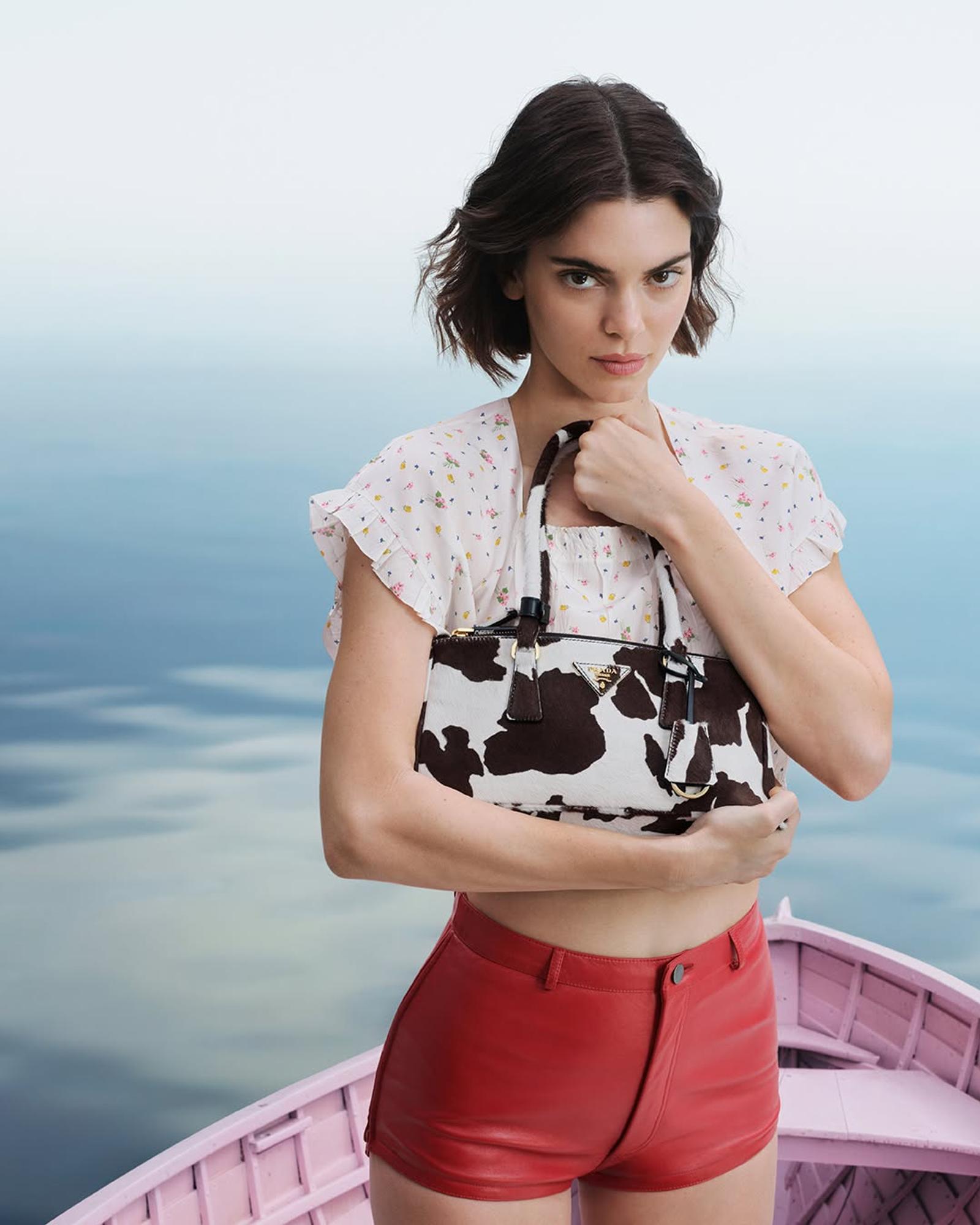 Kendall Jenner hingga Troye Sivan Bintangi Campaign Prada Terbaru