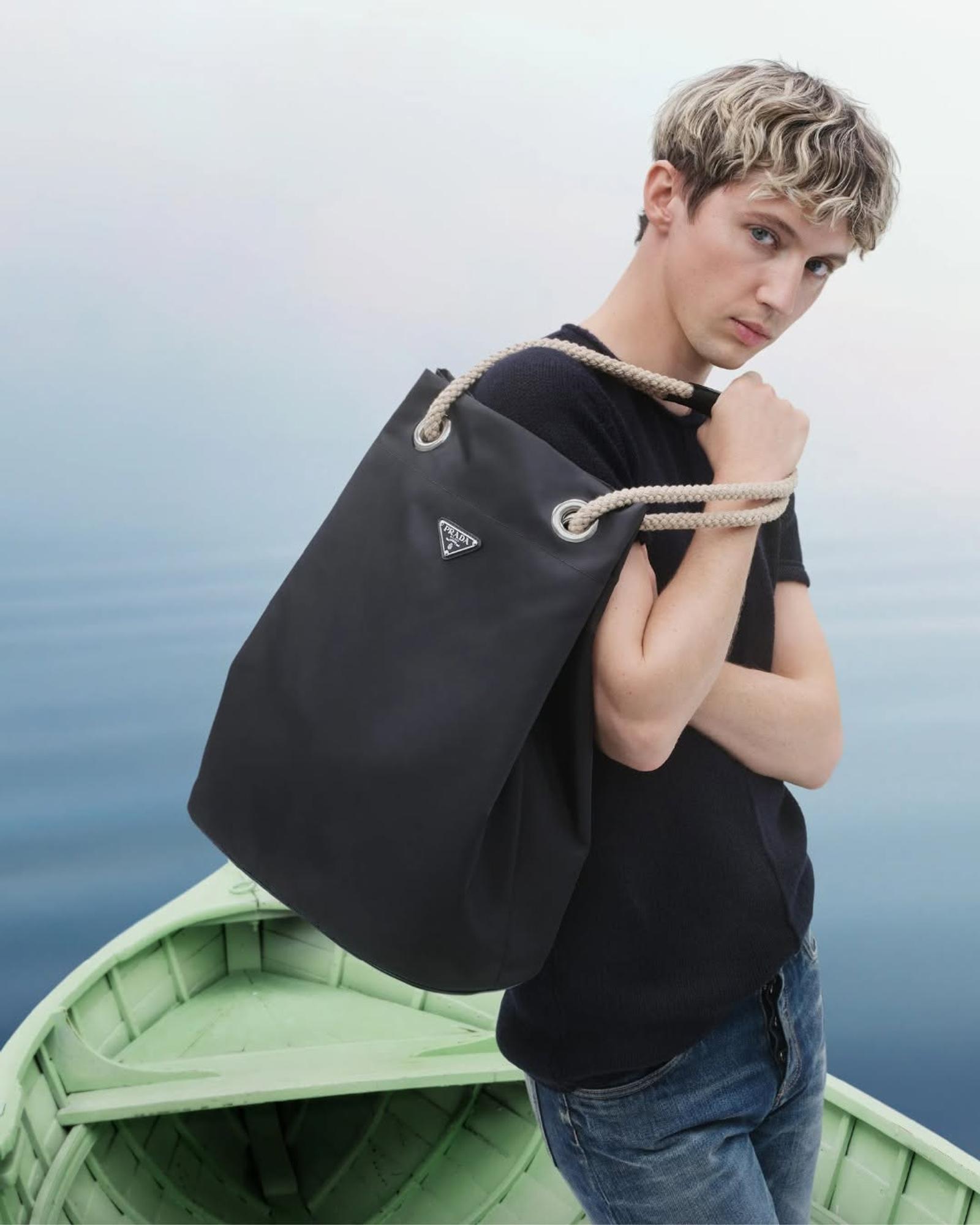 Kendall Jenner hingga Troye Sivan Bintangi Campaign Prada Terbaru