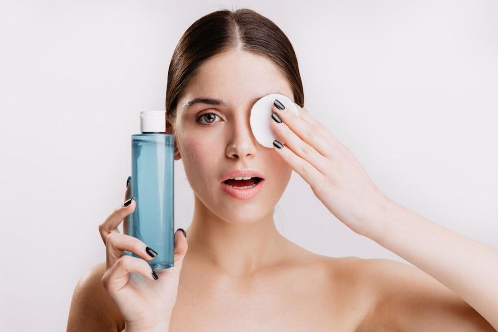 5 Rekomendasi Micellar Water untuk Kulit Berminyak dan Berjerawat 