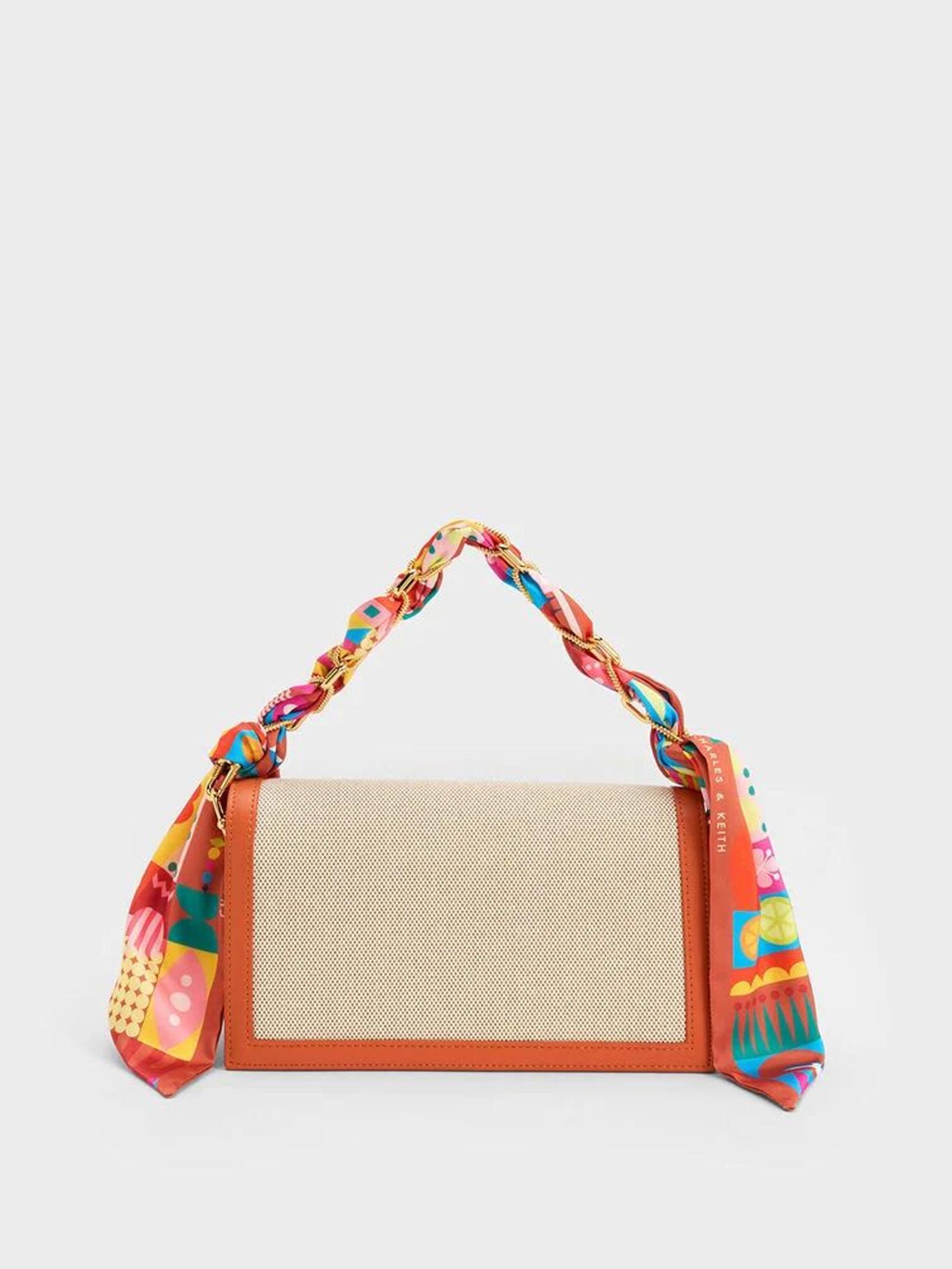 7 Harga Tas CHARLES & KEITH yang Cocok untuk Hangout
