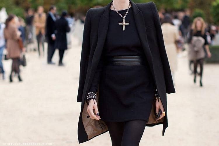 Kembalinya Tren Gothic di Dunia Fashion. Berani coba?