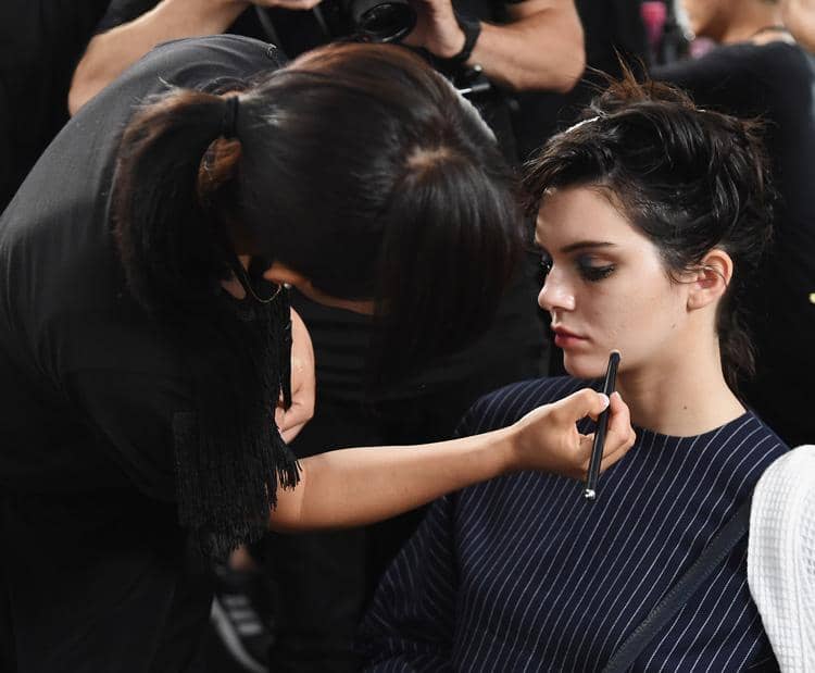3 Inspirasi Dark Makeup Fall/Winter 2016
