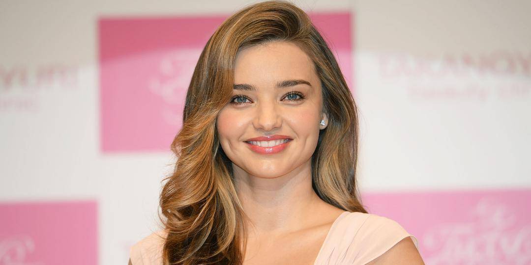 Setelah Setahun Berpacaran, Akhirnya Miranda Kerr Dilamar Oleh CEO SnapChat