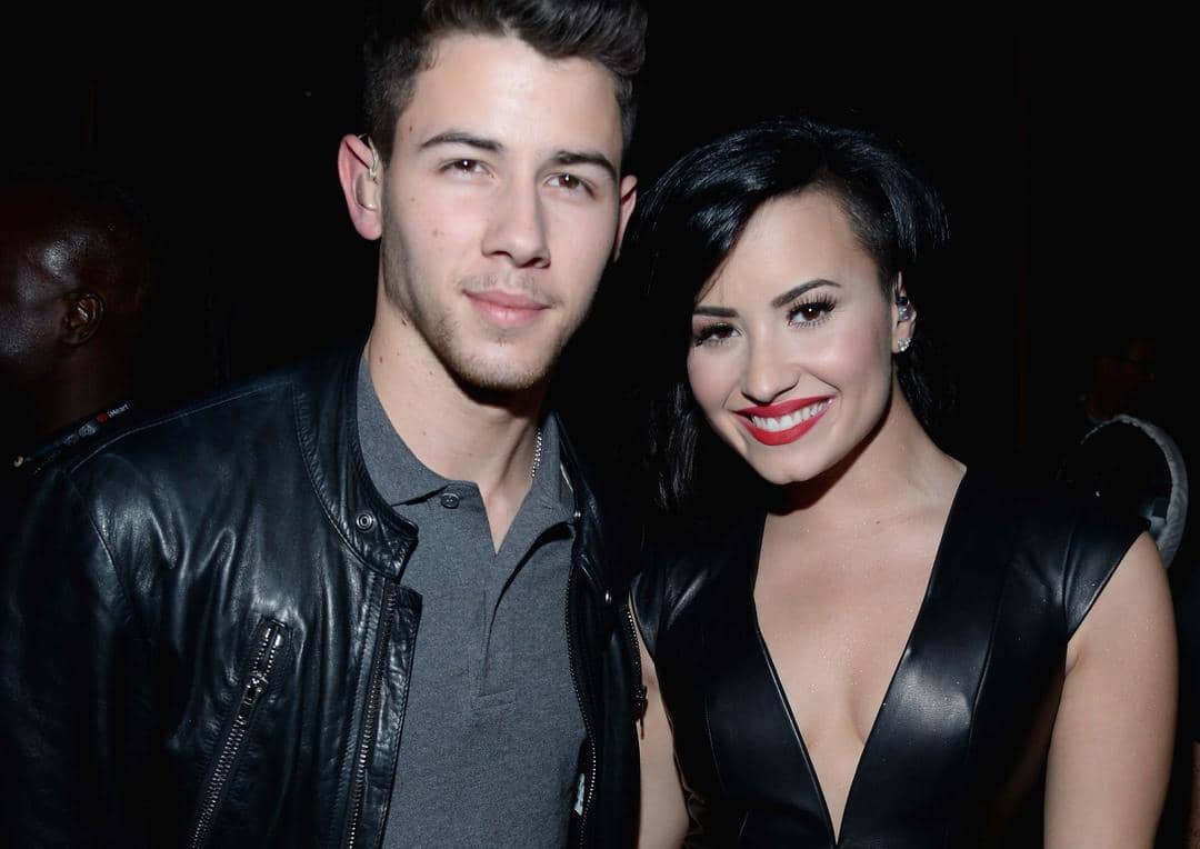 Siapa Bilang Cowok dan Cewek Nggak Bisa Berteman? Tiru 7 Tips dari Demi Lovato dan Nick Jonas Yuk
