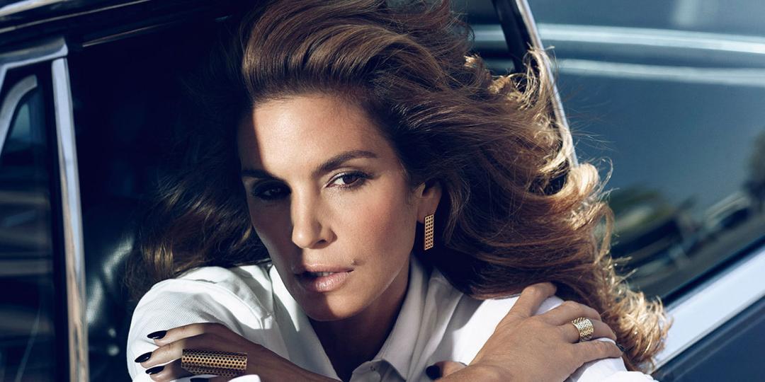Mantan Supermodel Cindy Crawford Ungkap Rahasia Kulit Cantiknya di Sini