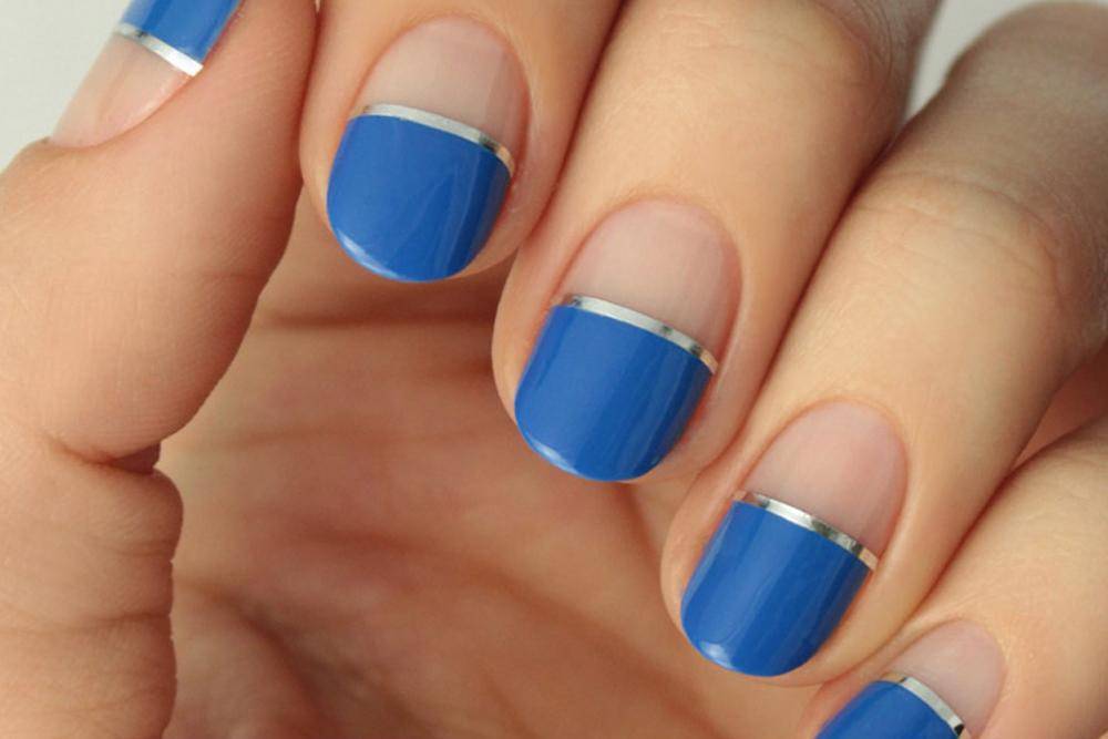 Percantik Kuku dengan Tutorial Blue dan Silver Negatif Space Nail Art Rekomendasi Popbela