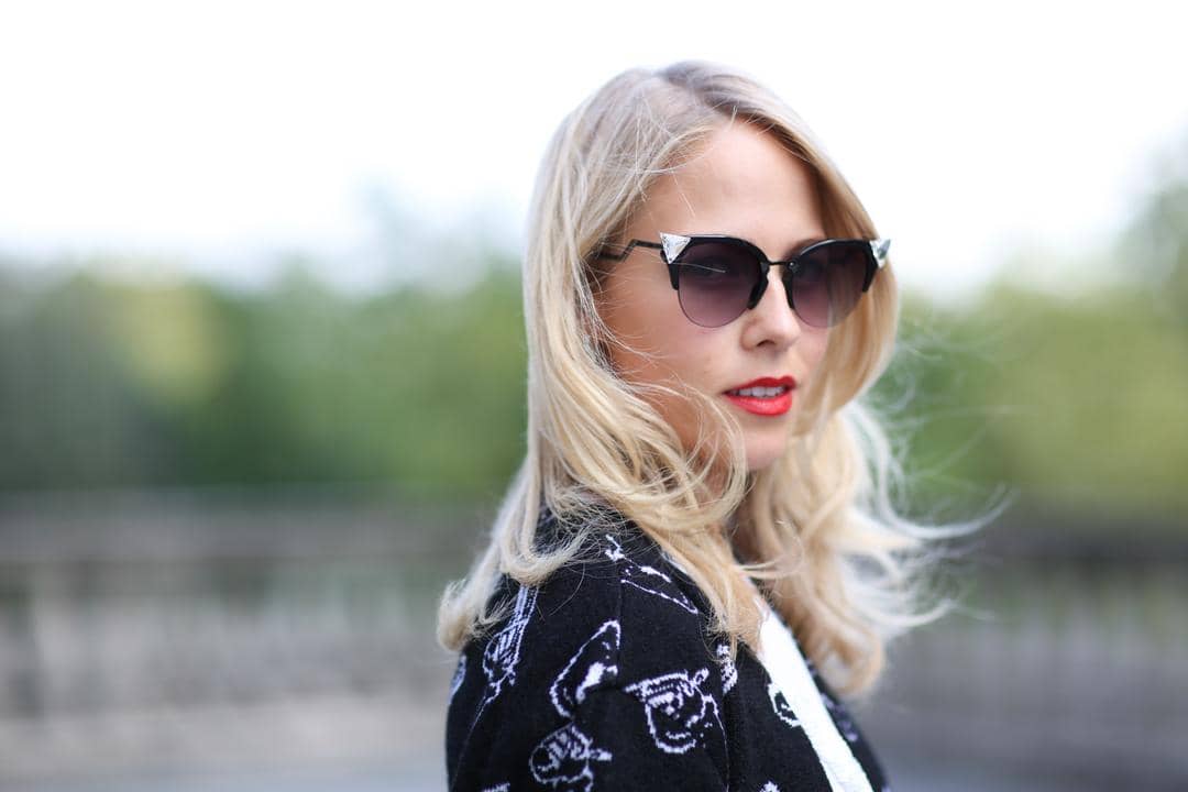 sweatshirtsanddresses.com