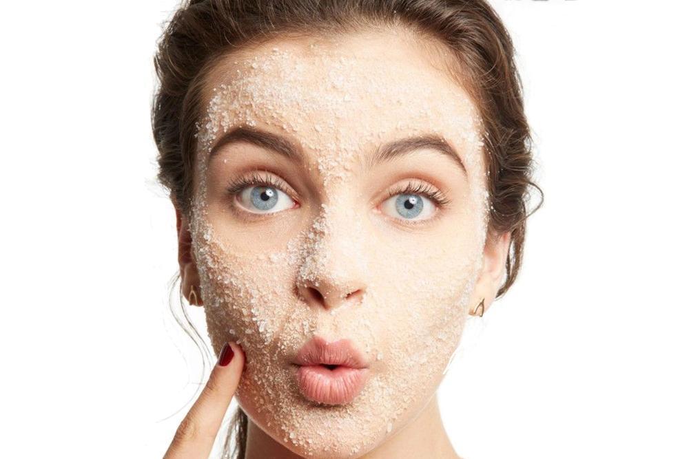 DIY Coconut Rose Body Scrub untuk Kulit Lebih Halus dan Cerah