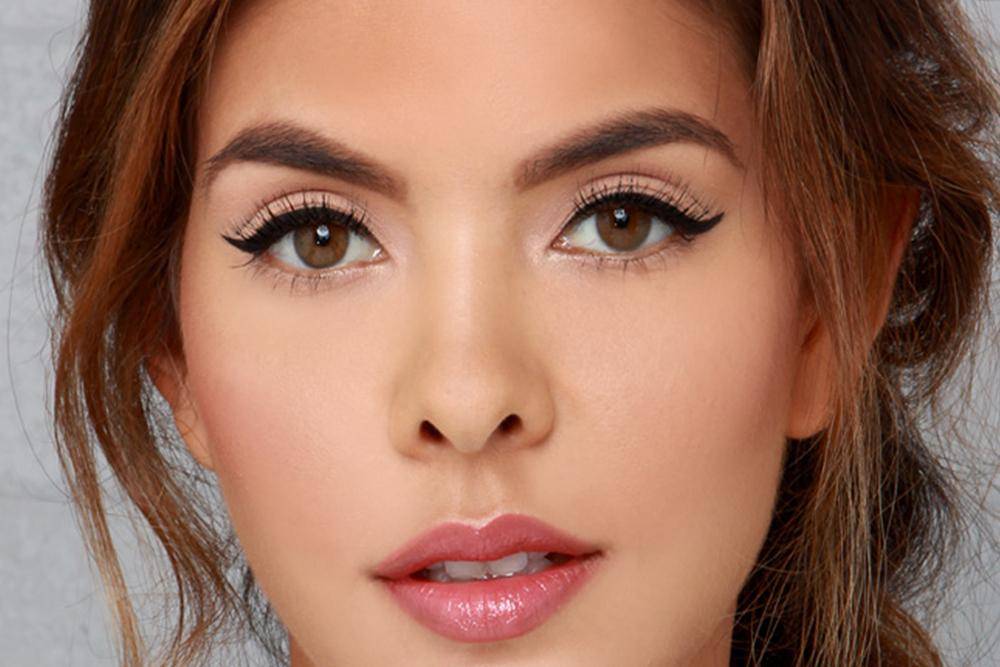 Buat Dia Terpesona dengan Makeup Simpel Glam Eye Favorit Popbela