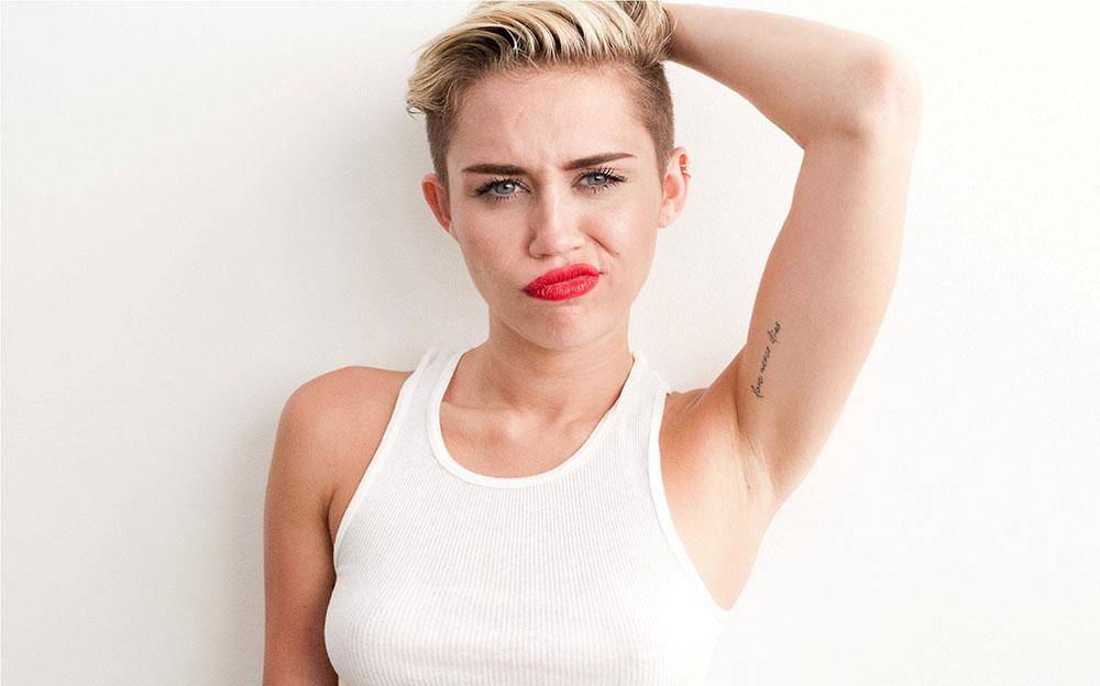 Wrecking Ball Behind The Scene / Terry Richardson & Terry O'quinn / www.wallsdesk.com