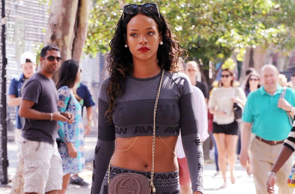 Embrace Your Riri Vibe. Cek Berbagai Inspirasi Tampil Keren Ala Rihanna