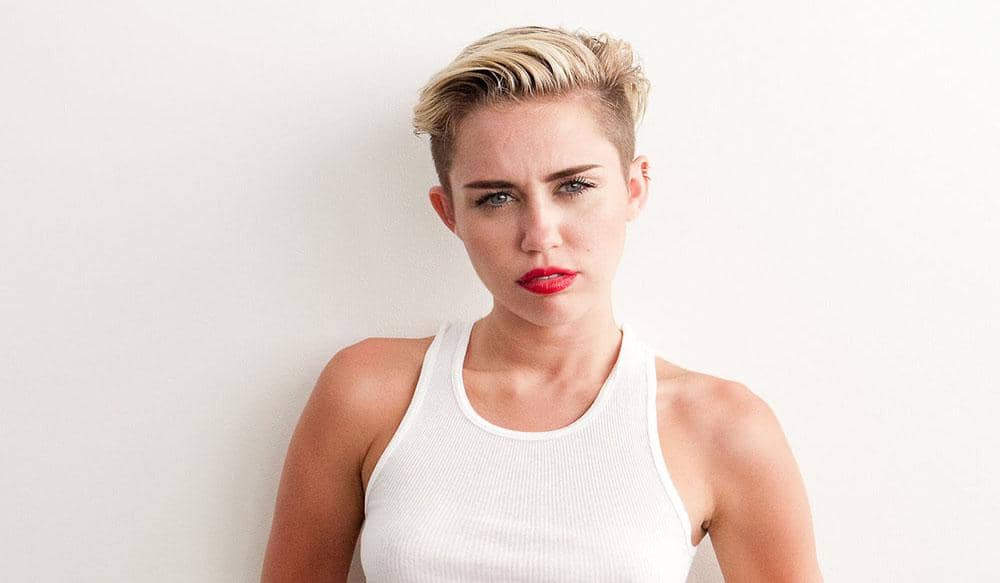 Wrecking Ball Behind The Scene / Terry Richardson & Terry O'quinn / www.pinterest.com