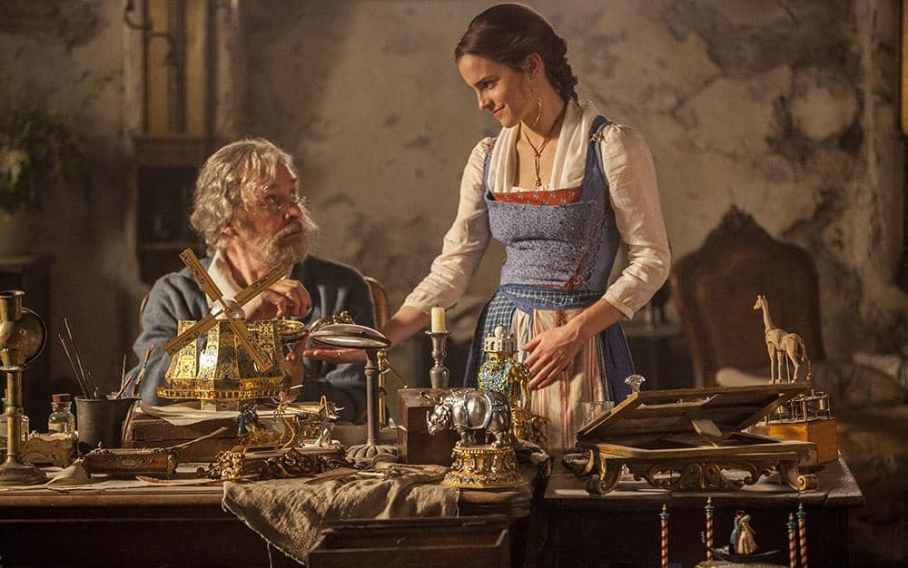 Beauty and The Beast / Mandeville Films, Walt Disney Pictures / www.theverge.com