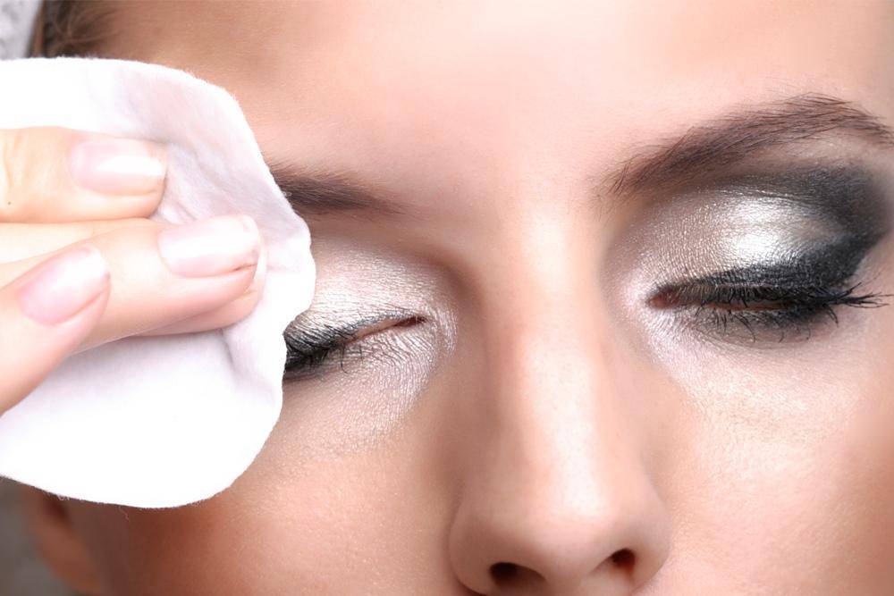 Ganti Pembersih Makeup Milikmu dengan 4 Jenis Minyak Alami ini