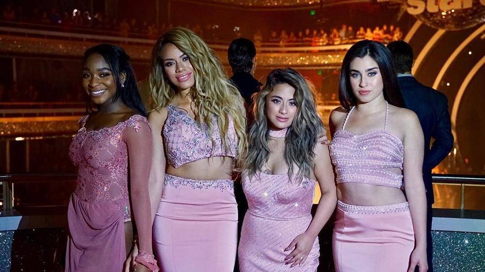 Untuk Pertama Kalinya, Fifth Harmony Berbagi Cerita tentang Asmara dan Persahabatan Mereka