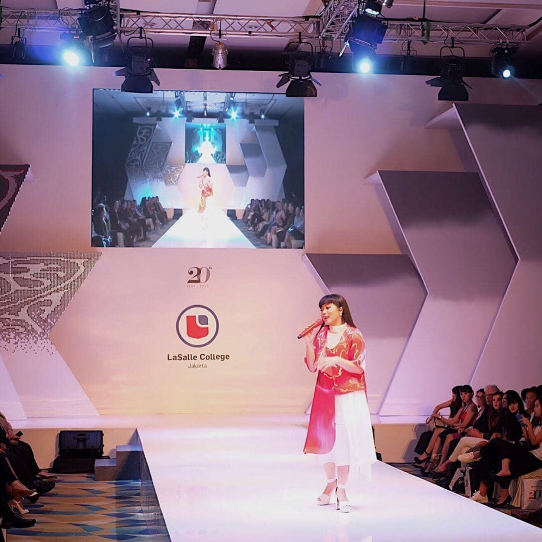 Instagram: @bysarahdvn