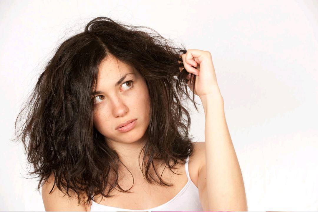  Ini Alasan Kenapa Kamu Nggak Boleh Sering Menggunakan Dry Shampoo