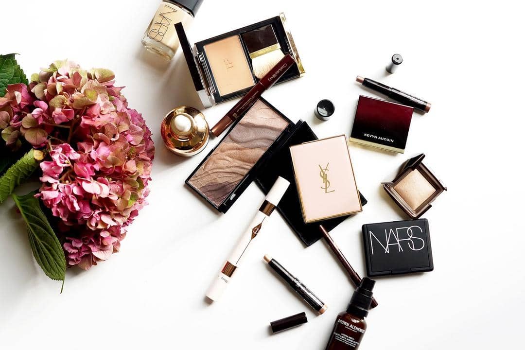 barelytherebeauty.com