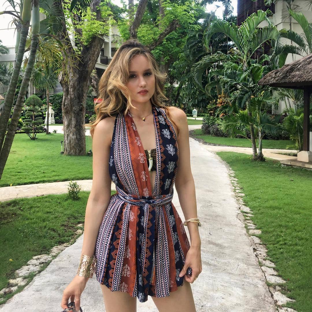 via Instagram: @claurakiehl