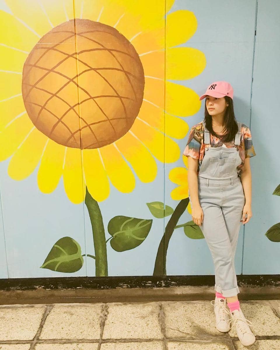 via Instagram: @chelseaislan