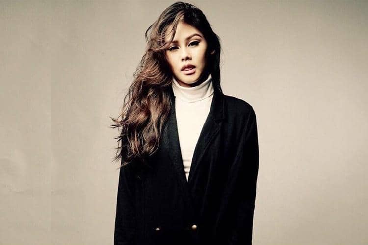 Instagram: @vaneshaass