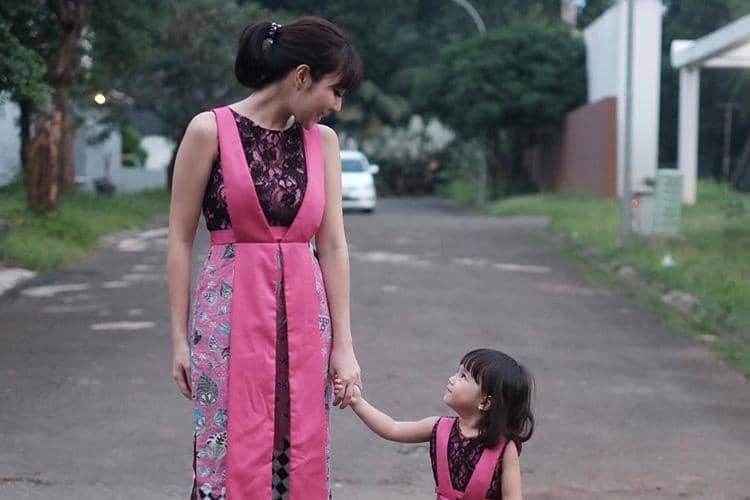 Instagram: @gisel_la