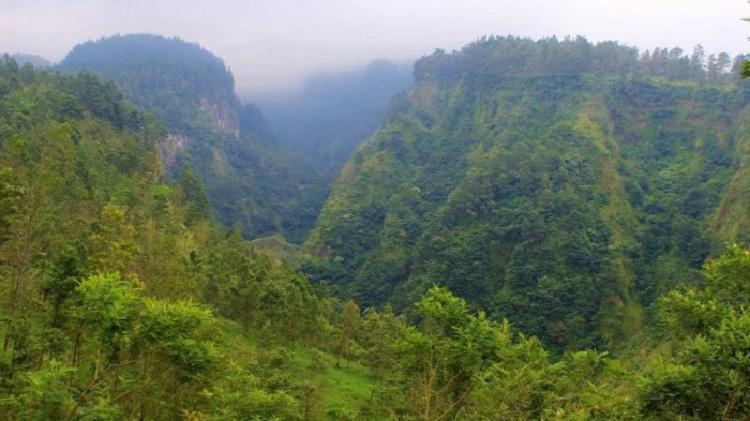 Bukit Broken Heart, Destinasi Wisata Baru Untukmu yang Patah Hati