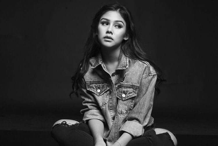 Instagram @vaneshaass