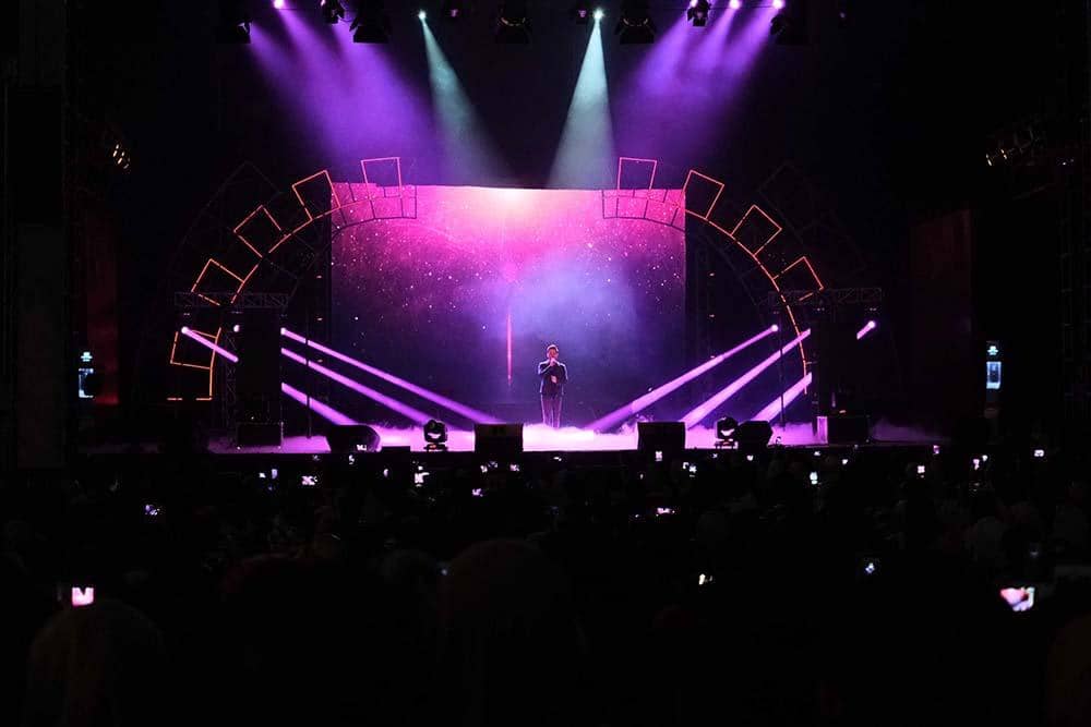 dok. Full Color Entertainment