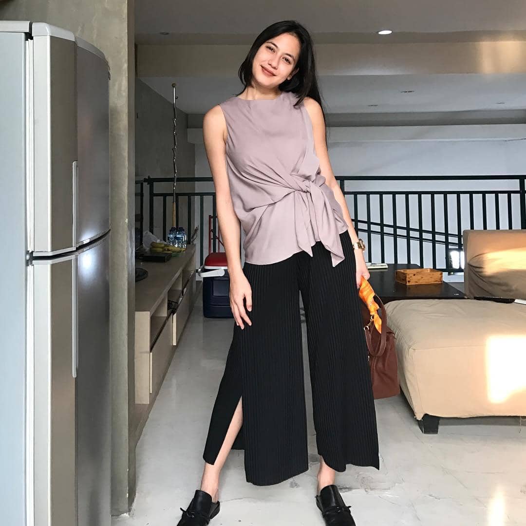 Instagram: @pevpearce