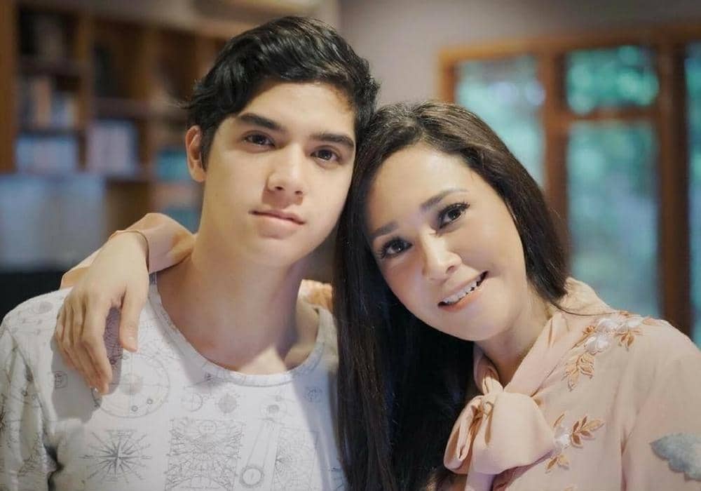 Instagram.com/@maiaestiantyreal