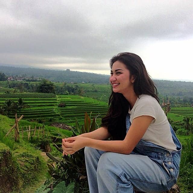 Instagram: @arieltatum