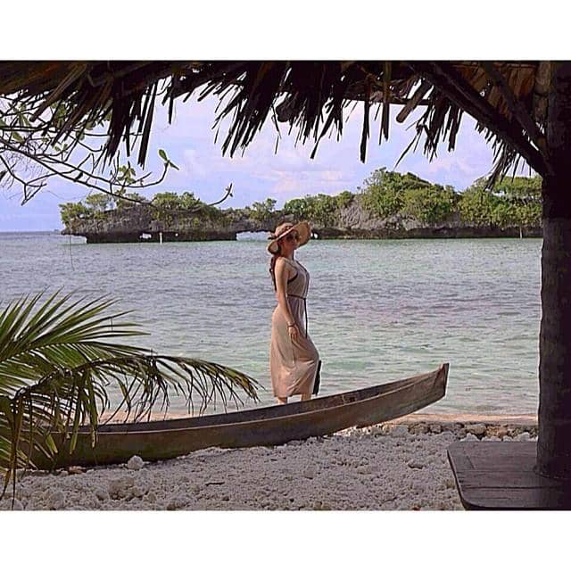 Instagram: @arieltatum