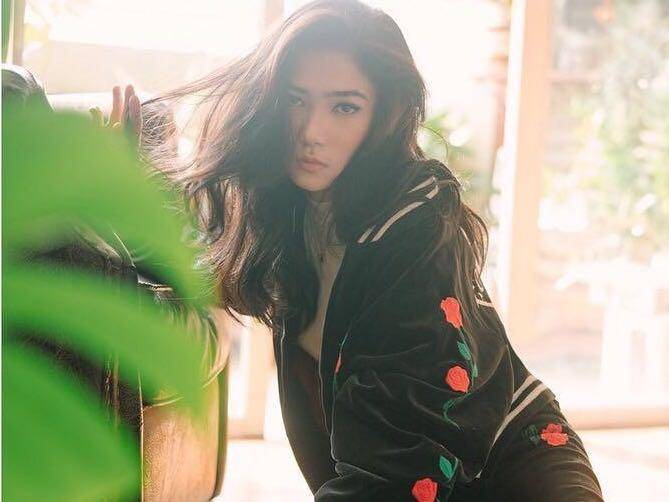www.instagram.com/isyanasarasvati