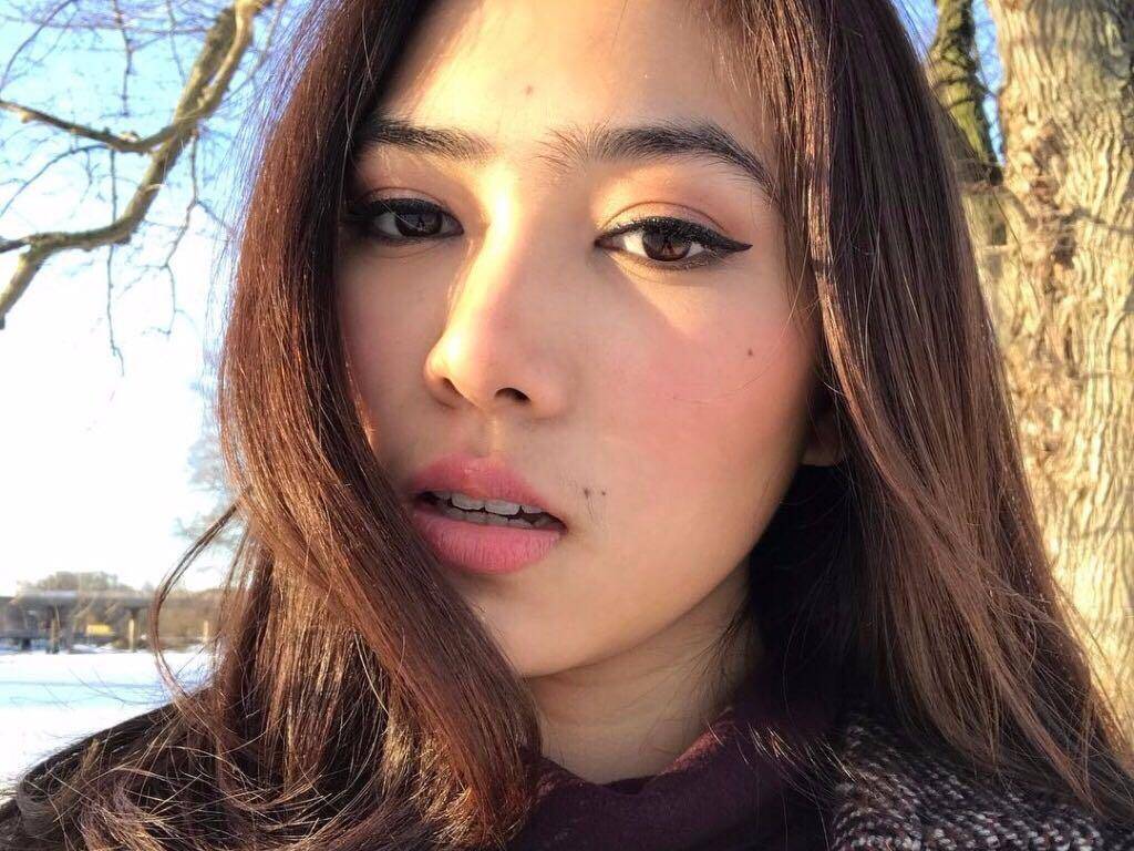 www.instagram.com/isyanasarasvati