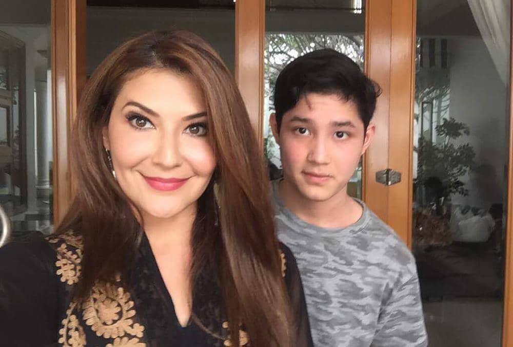 Instagram @teukurassya