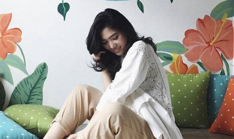 www.instagram.com/isyanasarasvati