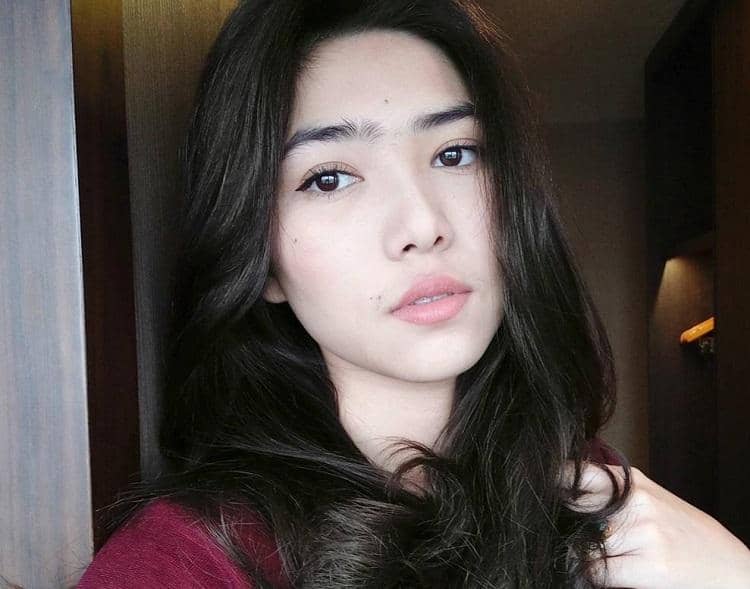 www.instagram.com/isyanasarasvati