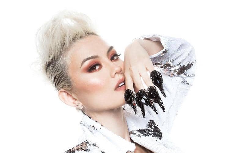 Instagram: @agnezmo