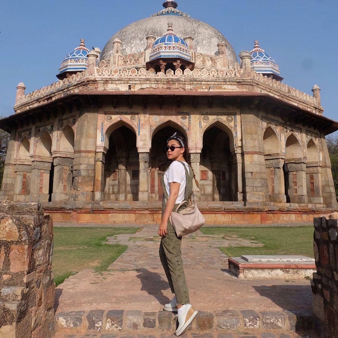 Instagram: @vickyshu