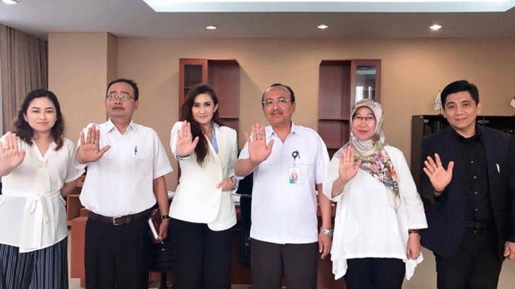 Instagram @nafaurbach