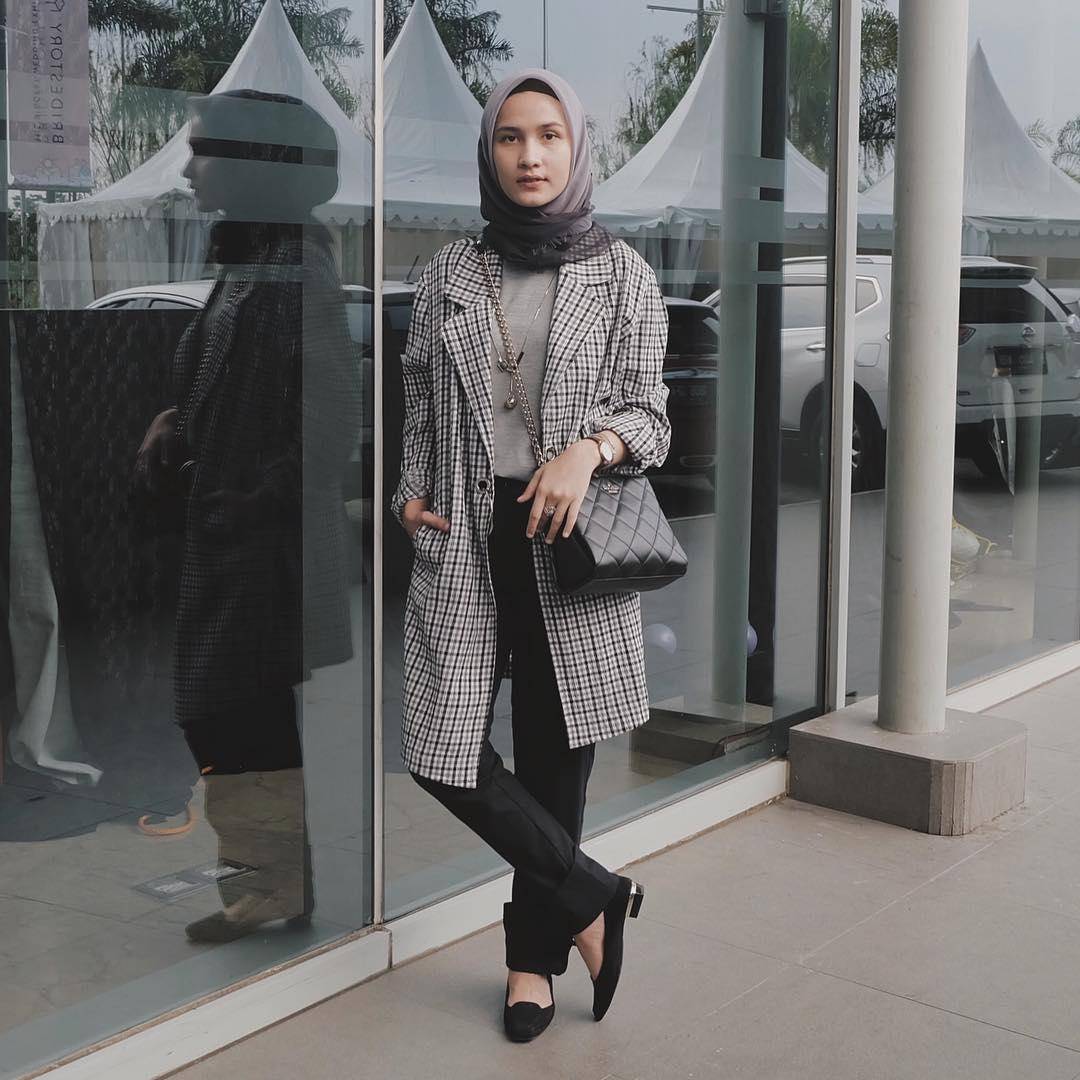 Instagram: @dwihandaanda