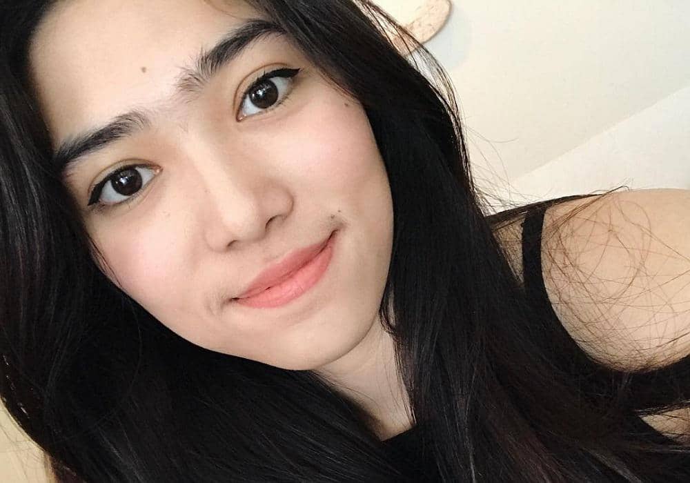 Instagram.com/isyanasarasvati