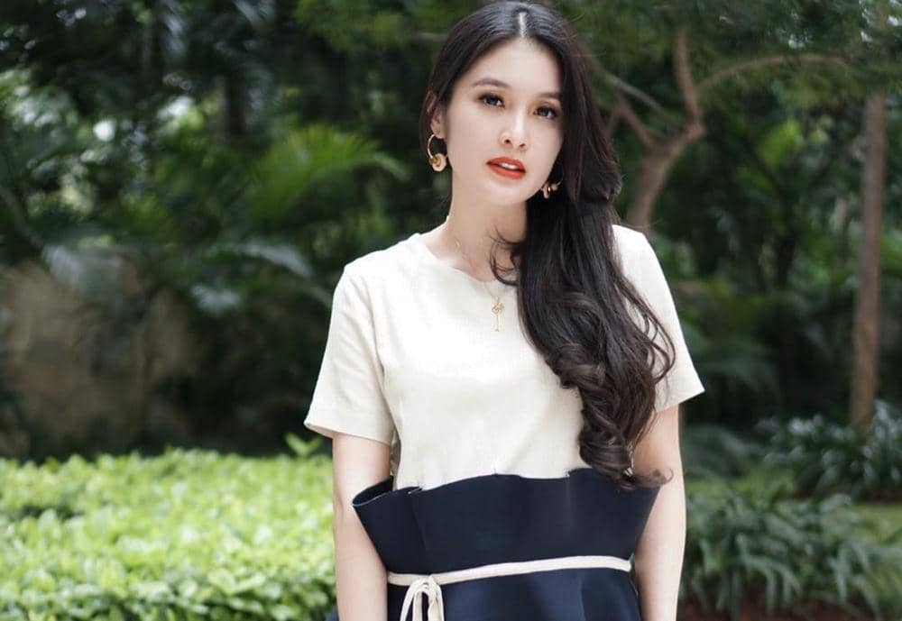 Instagram @sandradewi88