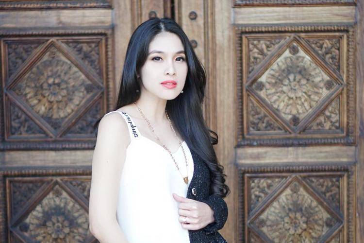 Tampil Modis Saat Hamil, Ini 3 Tips dari Sandra  Dewi