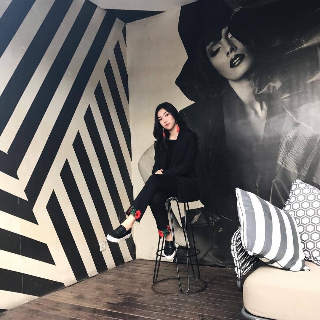 Instagram: @isyanasarasvati