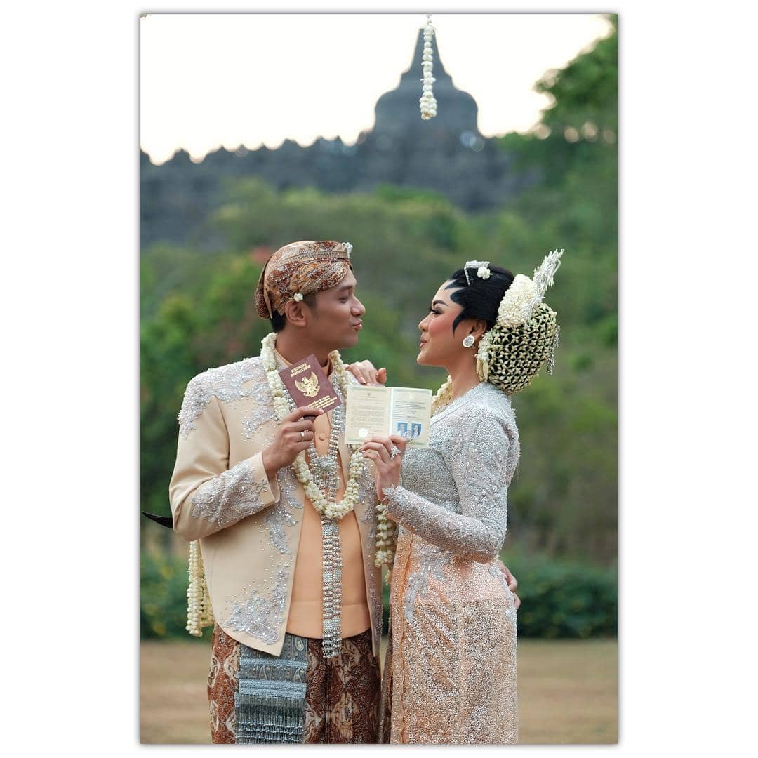 Instagram: @herrydob_