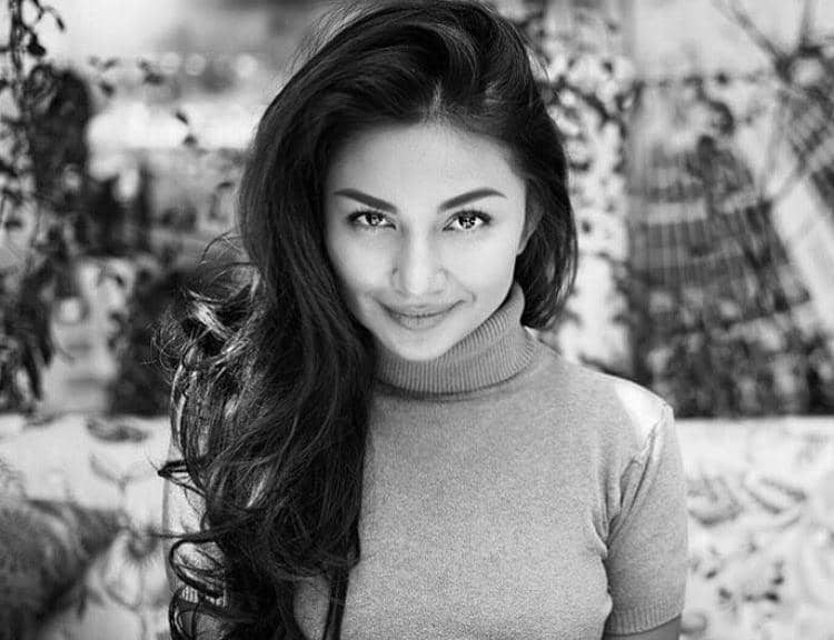 Instagram @arieltatum